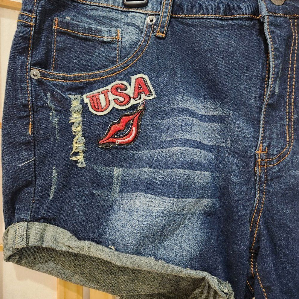 Alibi Womens Mid Rise Distressed Cut Off Shorts Plus Sz 22 NWT - Picture 2 of 9